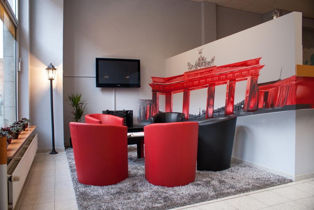 Hostel Die Etage East Берлин Экстерьер фото