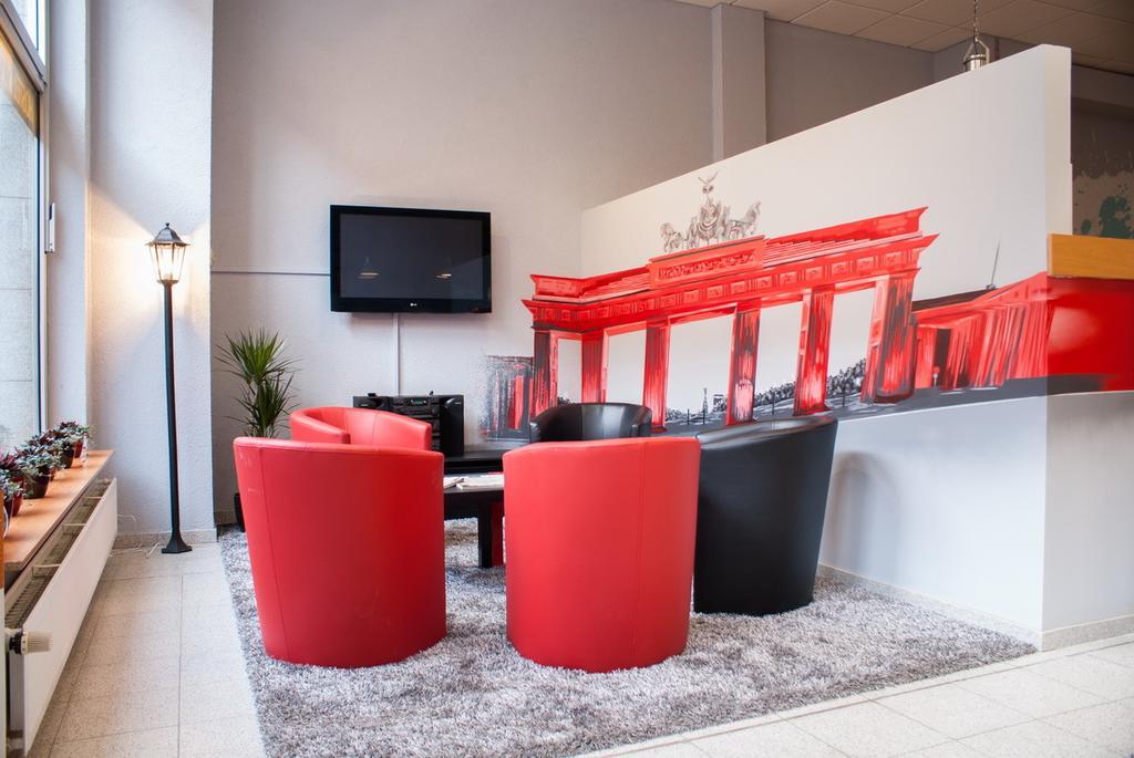 Hostel Die Etage East Берлин Экстерьер фото