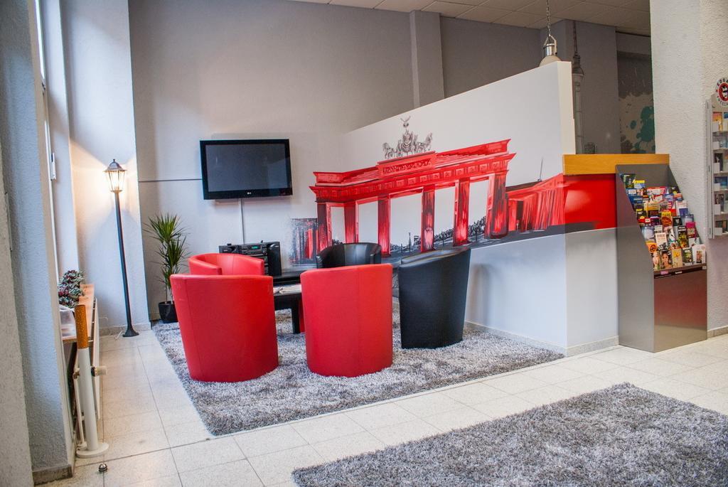 Hostel Die Etage East Берлин Экстерьер фото