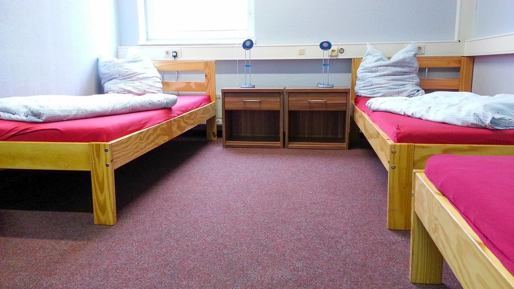 Hostel Die Etage East Берлин Экстерьер фото